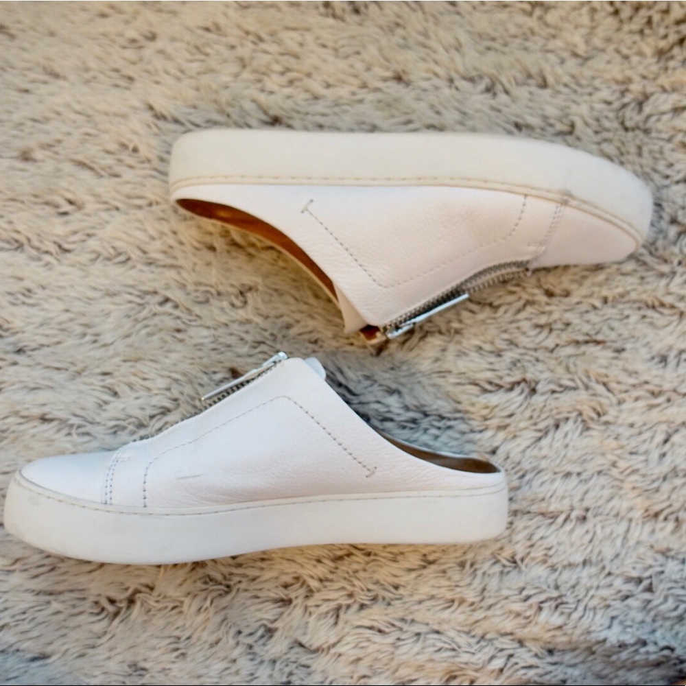 Frye Lena Mule in White